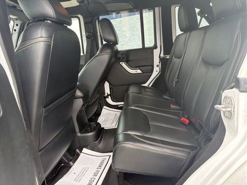 Used 2016 Jeep Wrangler Unlimited Rubicon image 13