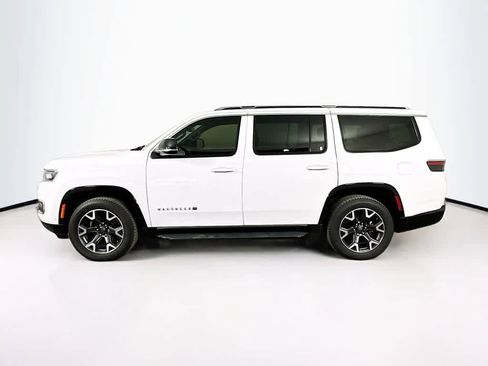 Used 2023 Jeep Wagoneer Series III w/ Preferred Equipment Group image 3