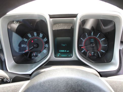 Used 2011 Chevrolet Camaro LS RWD image 8