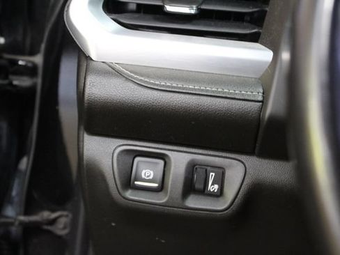 Used 2018 GMC Acadia SLT AWD/4WD image 15