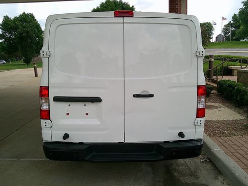 Used 2019 Nissan NV 2500 SV RWD image 6