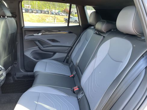 New 2026 Volkswagen Tiguan SE R-Line FWD image 12