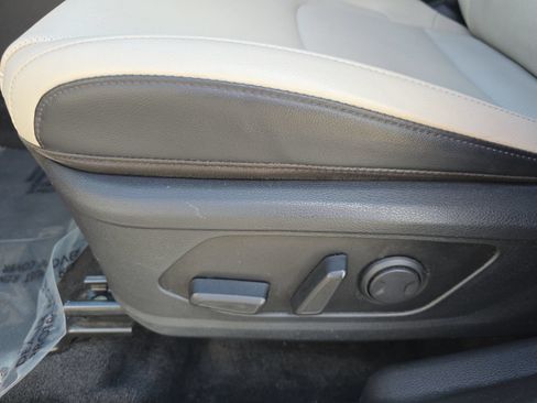 Used 2024 Kia Sportage EX FWD image 28