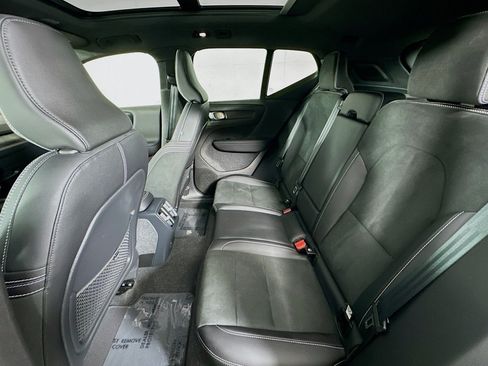 Used 2023 Volvo XC40 Recharge Ultimate w/ Protection Package Premier AWD/4WD image 9