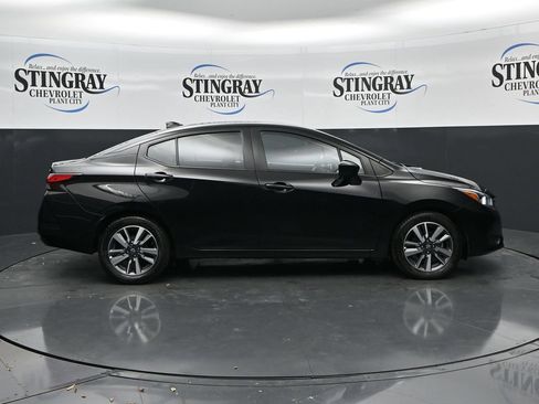 Used 2024 Nissan Versa SV FWD image 8