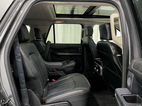 Used 2019 Ford Expedition Max Platinum AWD/4WD image 33