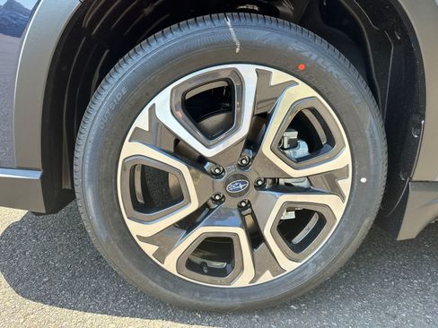Used 2025 Subaru Ascent Touring AWD/4WD image 8