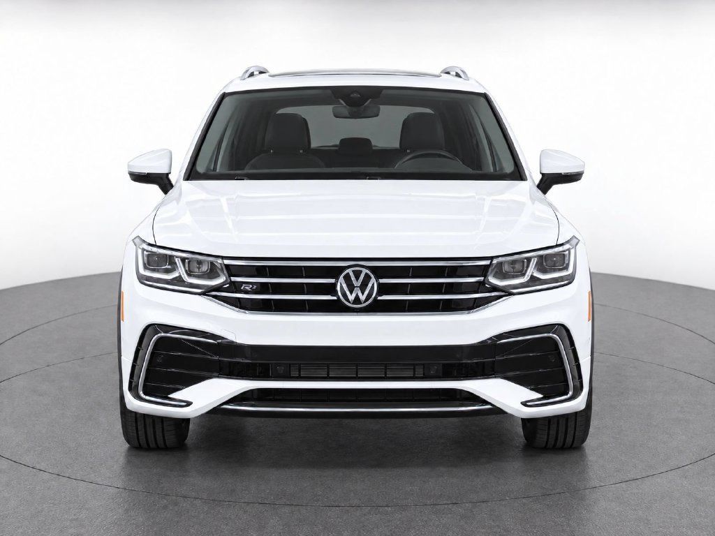 Certified 2024 Volkswagen Tiguan SEL R-Line AWD/4WD image 7