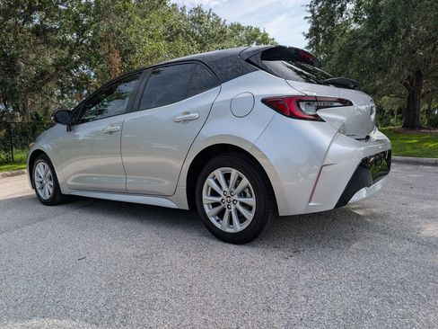 Used 2025 Toyota Corolla SE w/ SE Package FWD image 6