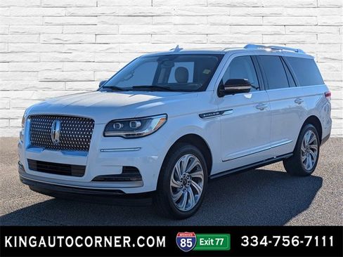 Used 2024 Lincoln Navigator Reserve image 1