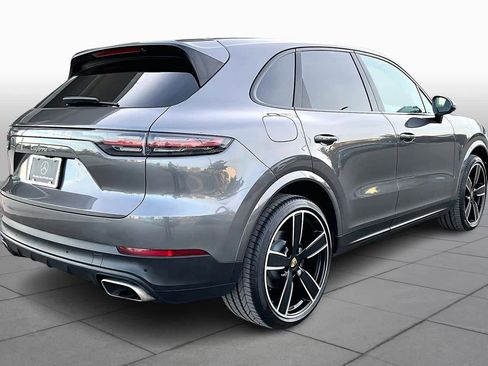 Used 2019 Porsche Cayenne image 12