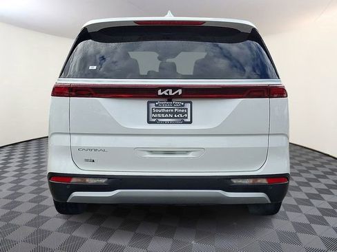 Certified 2024 Kia Carnival EX image 6