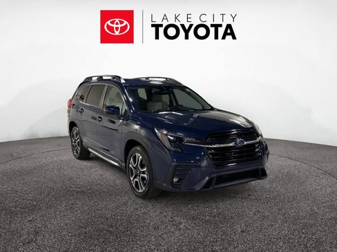 Used 2023 Subaru Ascent Limited image 10