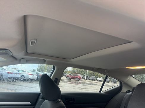 Used 2023 Nissan Altima 2.5 SV w/ SV Premium Package image 11