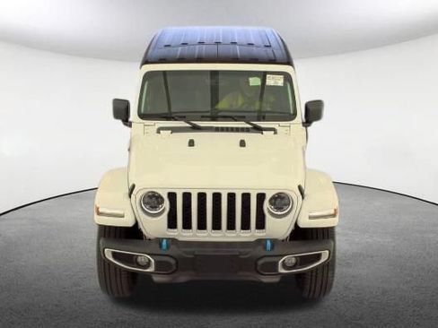 Used 2023 Jeep Wrangler Unlimited Sahara AWD/4WD image 2