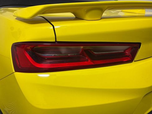 Used 2017 Chevrolet Camaro SS image 11