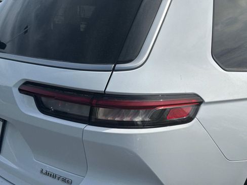 New 2026 Jeep Grand Cherokee L Limited AWD/4WD image 12
