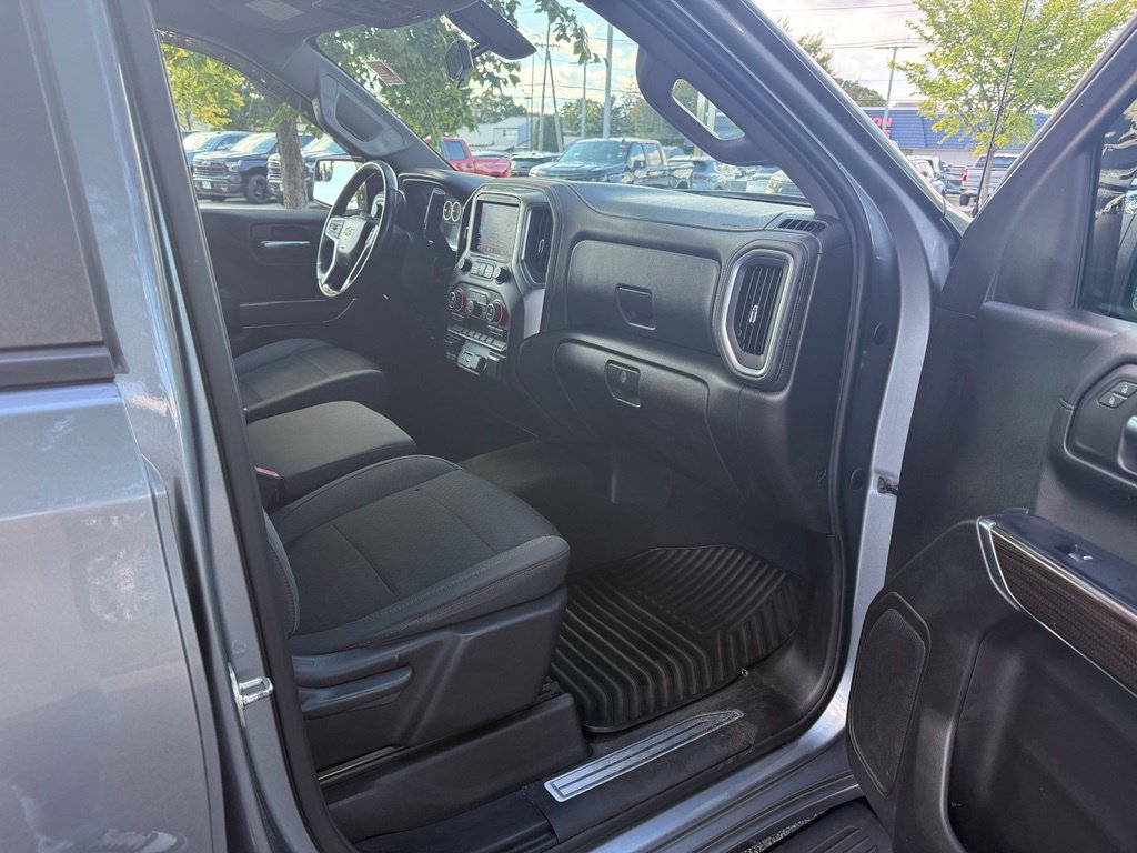 Used 2019 Chevrolet Silverado 1500 LT w/ All-Star Edition AWD/4WD image 14