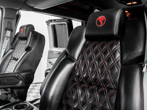 Used 2023 GMC Savana 2500 image 3