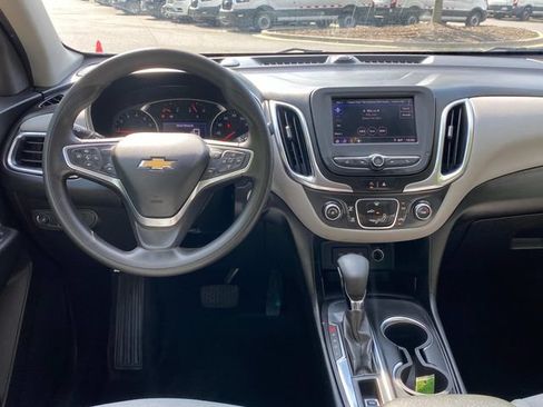 Used 2022 Chevrolet Equinox LS w/ LS Convenience Package FWD image 6