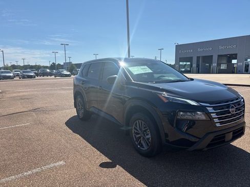 New 2026 Nissan Rogue S image 5