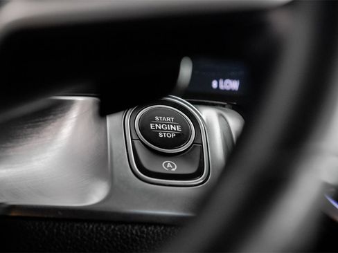 Used 2020 Mercedes-Benz GLB 250 w/ Premium Package image 20