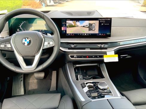 New 2025 BMW X5 sDrive40i w/ Climate Comfort Package image 5