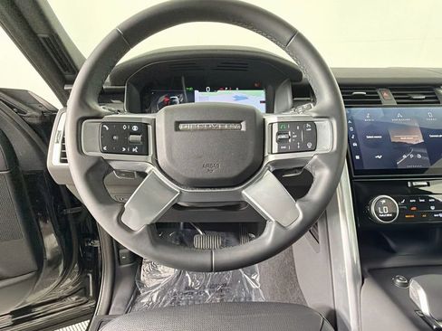 Used 2025 Land Rover Discovery S AWD/4WD image 11