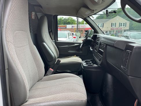 Used 2014 GMC Savana 3500 RWD 3500 135 image 13