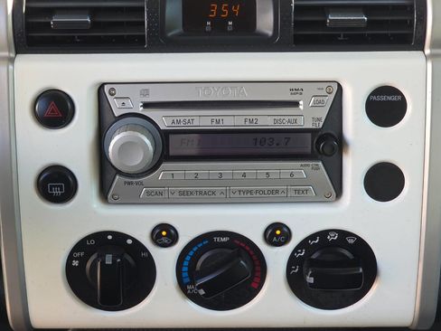 Used 2010 Toyota FJ Cruiser 4WD image 15