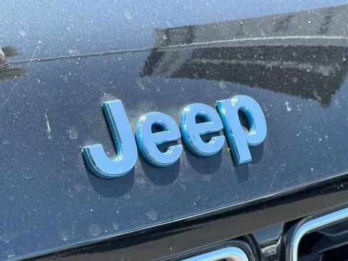 Used 2022 Jeep Grand Cherokee Limited 4xe w/ Luxury Tech Group II AWD/4WD image 12