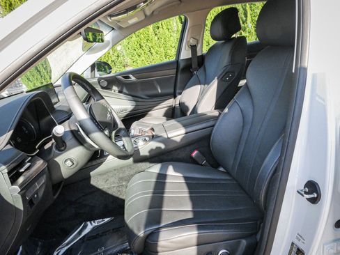 Used 2024 Genesis G80 image 16