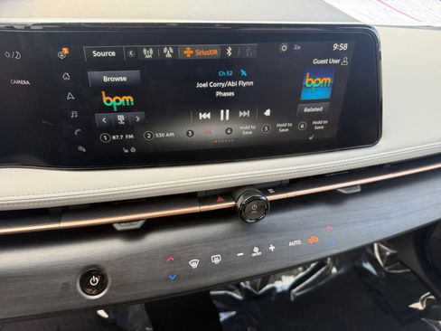 Used 2024 Nissan Ariya FWD image 12