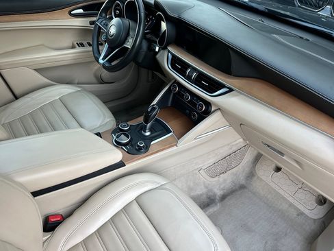 Used 2019 Alfa Romeo Stelvio Ti AWD/4WD image 15