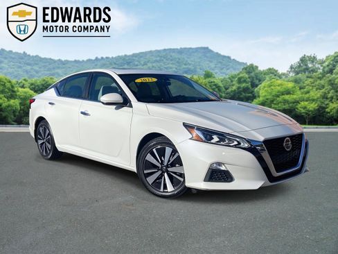 Used 2022 Nissan Altima 2.5 SV w/ SV Premium Package image 1