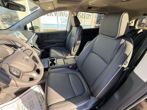 New 2026 Honda Odyssey Touring image 16