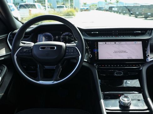 New 2026 Jeep Grand Cherokee Altitude image 22