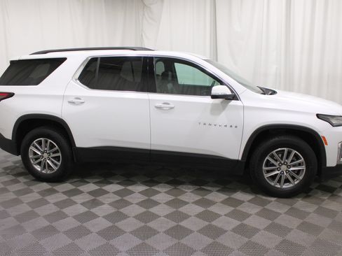 Used 2022 Chevrolet Traverse LT FWD image 30