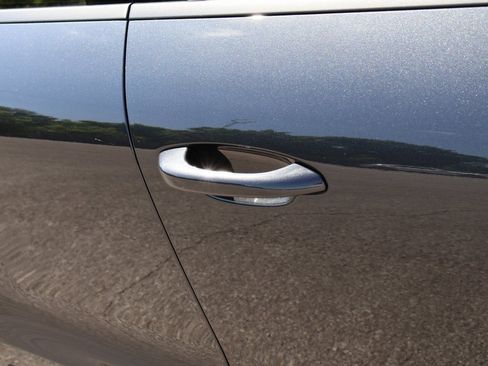 New 2025 Porsche Macan image 17