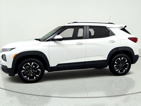 Used 2023 Chevrolet TrailBlazer LT w/ Convenience Package AWD/4WD image 2