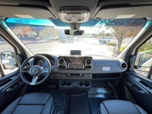 New 2026 Mercedes-Benz Sprinter 2500 image 9