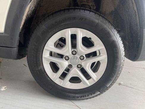 Used 2018 Jeep Compass Sport FWD image 16