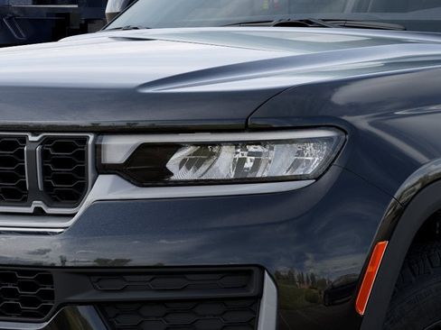 New 2026 Jeep Grand Cherokee Laredo AWD/4WD image 23
