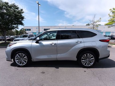 Used 2020 Toyota Highlander Platinum AWD/4WD image 5
