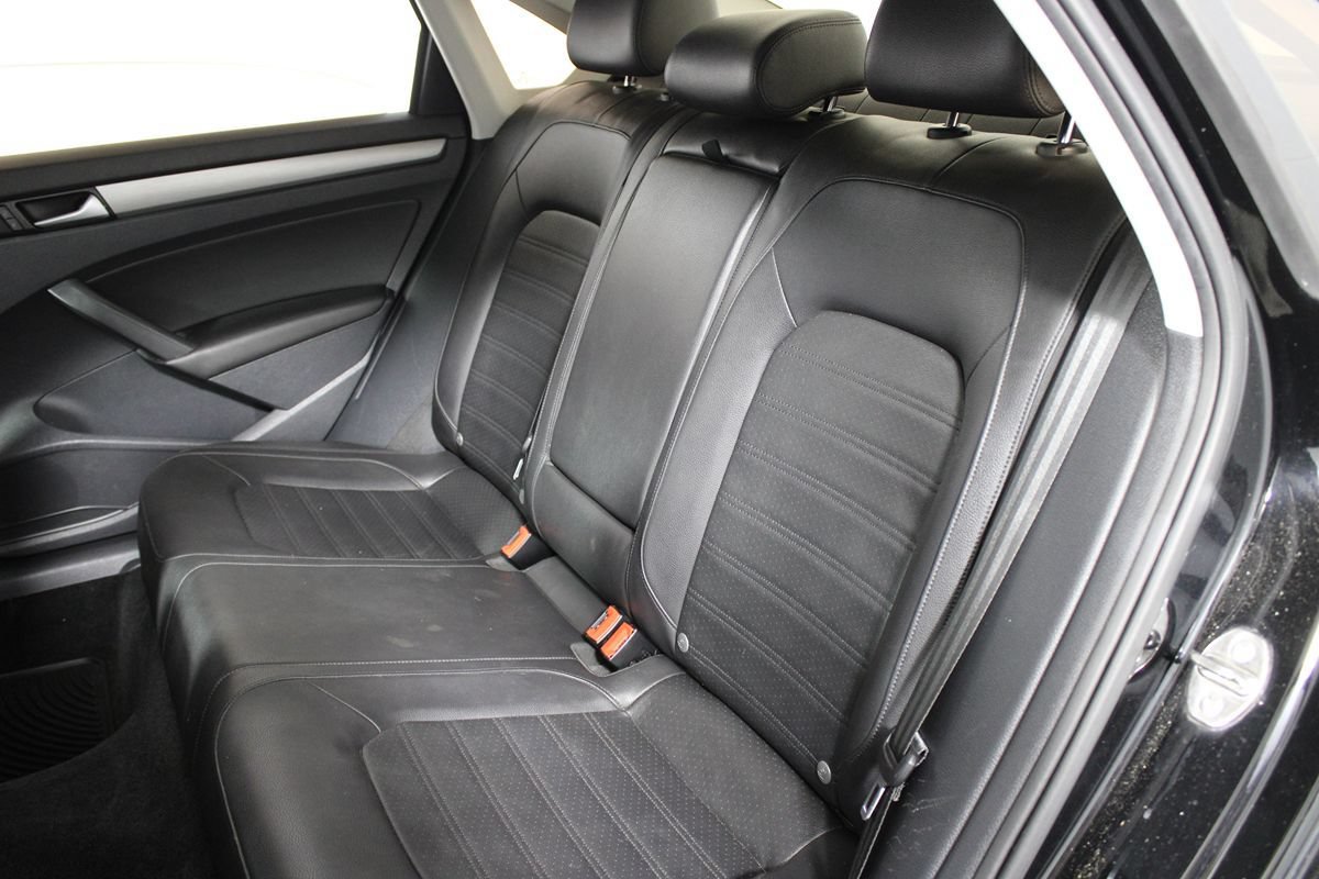 Used 2015 Volkswagen Passat 1.8T SE FWD image 22