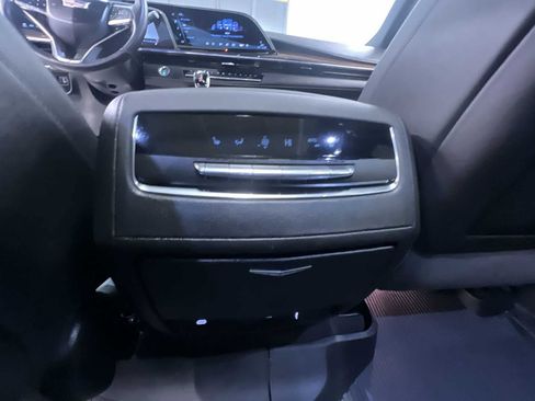 Used 2023 Cadillac Escalade Premium Luxury image 37