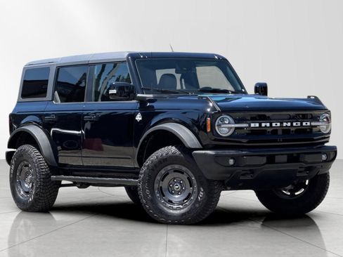 Used 2024 Ford Bronco Outer Banks AWD/4WD image 1