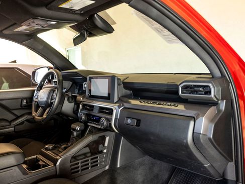 Used 2024 Toyota Tacoma 4x4 Double Cab image 27