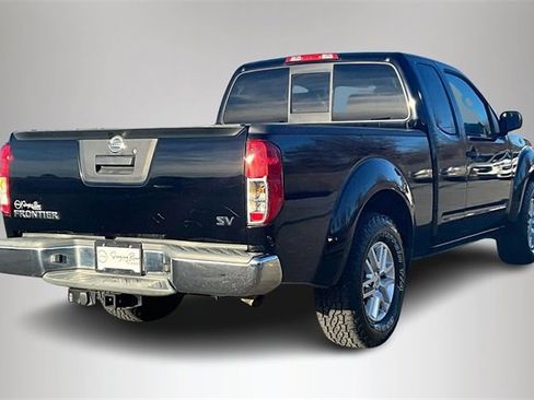 Used 2015 Nissan Frontier SV image 5