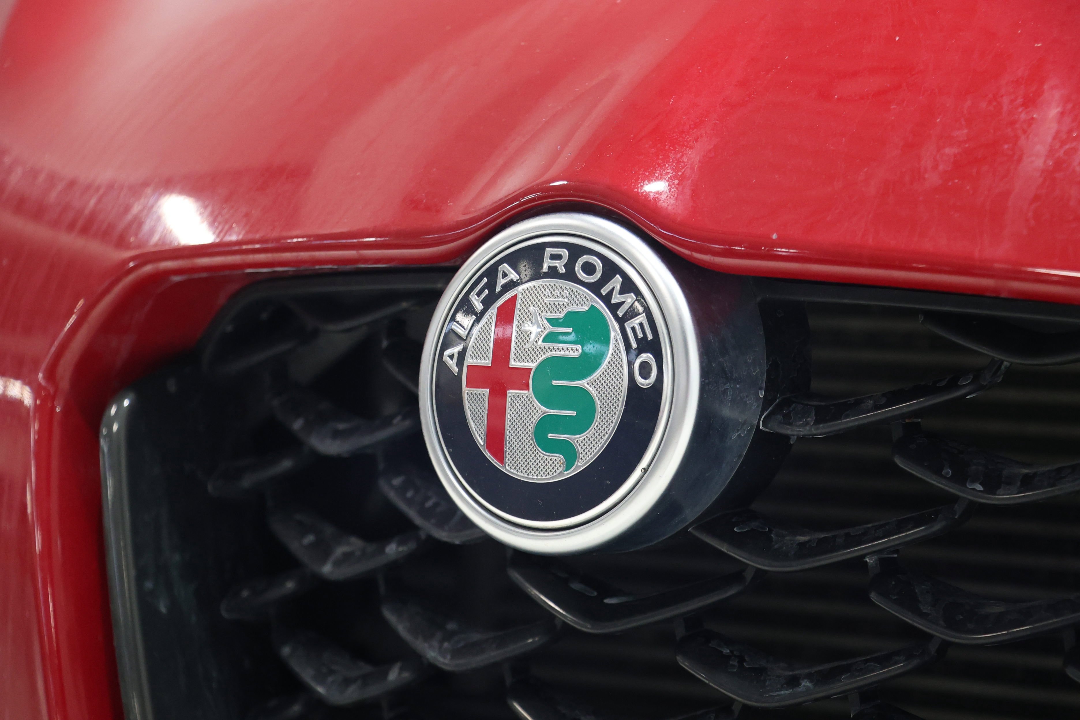 Certified 2024 Alfa Romeo Giulia Veloce AWD/4WD image 10